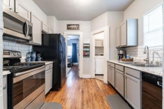 The Cozy, Fiber Internet, Roku TVs, Washer & Dryer, Near DT Chickasha & Leg Lamp! - 8