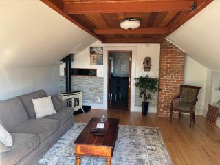 Alameda 3BR Victorian Penthouse 2 blocks to downtown 3 blocks to the beach AC and free parking - 6