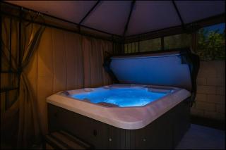 South Pasadena Studio Spa Escape - 8