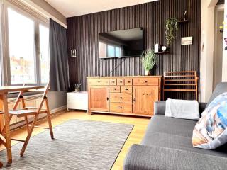 Getaway for 2 city center & beach within walking distance - 9