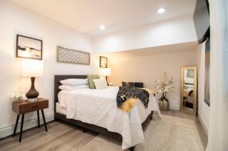Exceptional & Central, Garden Suite, Top Amenities & Care! - 3