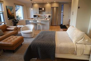 Modern Sound View Studio on Charming Queen Anne - 7