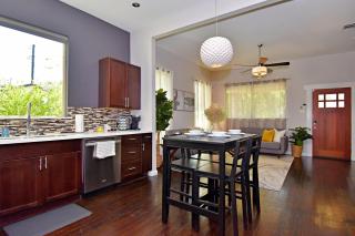 Private Hot Tub - Walk to Pearl - Pet Friendly 3BR - 4