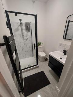 Stylish Basement Flat-Central-By FabAccommodation - 2