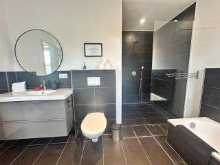 Wohnträume Große DHH aus 2024 - 160 m2- bis 7 Personen - 2 Bäder - sehr ruhig - nahe Zentrum - 4