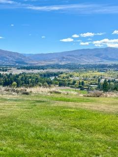 Mountain and river view retreat - 9