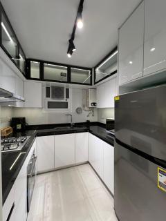 Luxury 3 Bedrooms Aparthotel Prime and Upscale Location - G - Il Cairo - 3