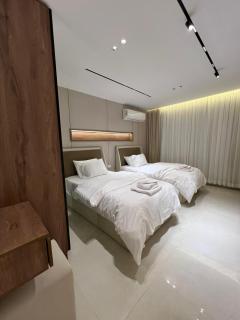 Luxury 3 Bedrooms Aparthotel Prime and Upscale Location - G - Il Cairo - 2