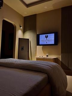 1-BHK Velvet Keys Executive Suite Near Clifton Beach - 9