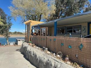 Tranquil Riverfront Escape Mountain Views Jetskis - 2