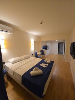 Suite with balcony and View - 4