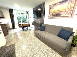 Luxx Home Ulm-Jungingen, Modern, Küche, Parken - 7