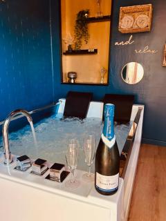 L'instant Suspendu-Studio Jacuzzi Terrasse Plages - 3