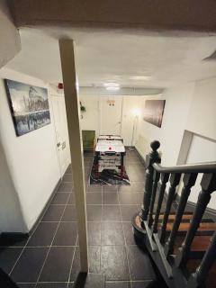City Centre Retreat, Sleeps 3, 2 Beds, with Air Hockey -  - 2