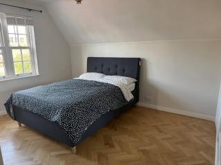 Cozy Family Home with Garden - 4