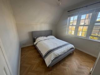 Cozy Family Home with Garden - 3