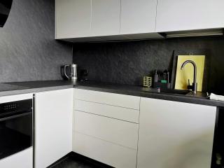 Newly Renovated Apartment - 9