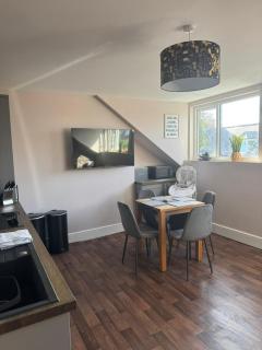 Apartment 3 at Blackburn Heights Sleeps 4 - 7