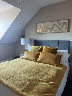 Apartment 3 at Blackburn Heights Sleeps 4 - 0