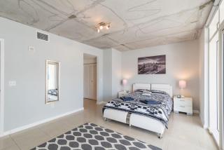 4 BDR Sweeping Bayfront Elegance - 5