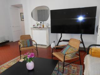 Exceptional Location Beaches Cours SALEYA - 4