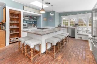 1800 Historical East Hampton Home, 1 Mile to Town! - 1