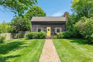1800 Historical East Hampton Home, 1 Mile to Town! - 0