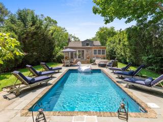 1800 Historical East Hampton Home, 1 Mile to Town! - 8