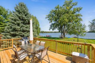 Family-Friendly Lakehouse with Firepit and Dock - Warsaw - 7