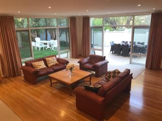 Riviera Retreat - Minutes to Geographe Bay and Town - 0