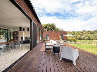 Sophie's Vineyard - Sprawling Scenery with Pool - 7