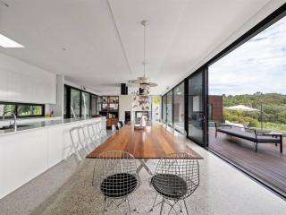 Sophie's Vineyard - Sprawling Scenery with Pool - 1