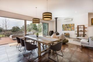 Sunrise Tranquillity - Luxe Retreat with Heated Spa - 7