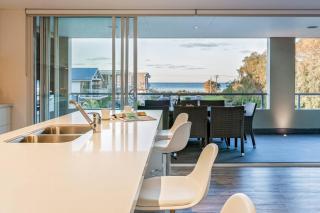 Shore House - Expansive Stunner by the Beach - 6