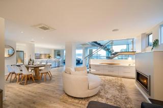 Shore House - Expansive Stunner by the Beach - 3