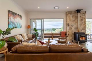 Summerville Treetops - A Stunning Valley Retreat - 4