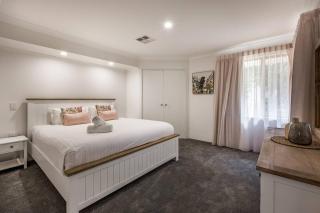 Reverie By The Bay - Walk to Beaches, Relax in Style - 5