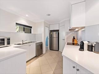 Surfside 1 - An Unforgettable Yallingup Experience - 1