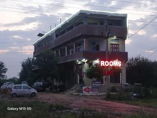 Hotel parshuram - 0