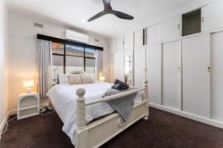 3 Bedrooms By The Lake, Top Location - 6