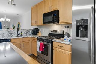Entire home in prime Raleigh with community pool, dog park and golf course - 3