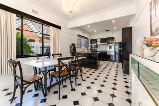 3 Bedrooms By The Lake, Top Location - 3