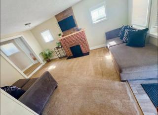 Comfy 3 Bedroom entire home with cozy vibes - 0