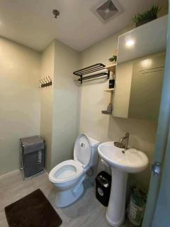 Balcony Studio Ayala with Ultra-Fast 400 Mbps WiFi - 3