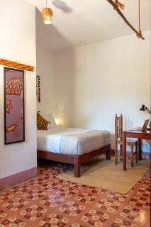 Qhia Work & Stay - 2