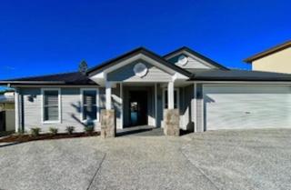 Capri Waterfront Resort-Style 5BR & Pool - 5