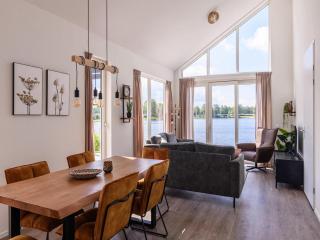 Lakeside Retreat with Modern Comfort - 8