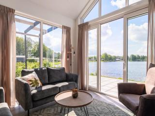 Lakeside Retreat with Modern Comfort - 9