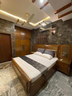 Travellers Home 2BR PORTION Gulshan Iqbal blk#7 - 6