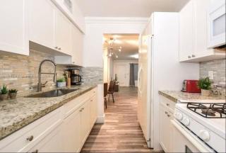 North Beach-Studio with Private Entrance - 3
